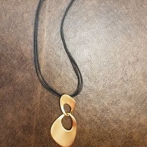 3 Chicos necklaces gold New!